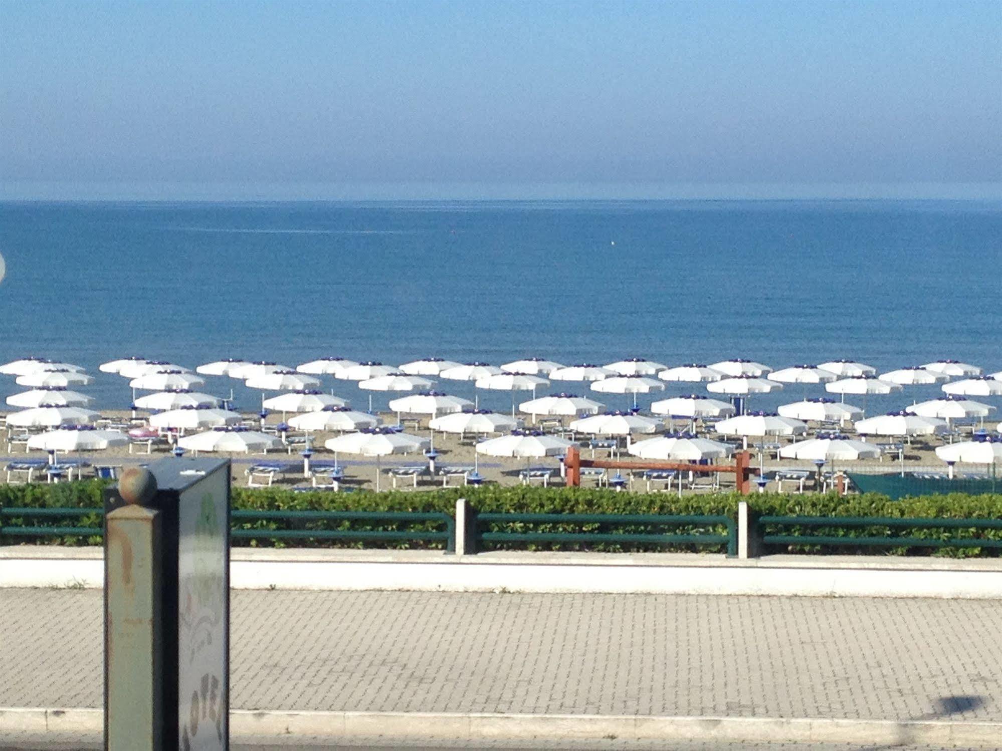 Hotel La Rosetta Scauri 스카우리 외부 사진