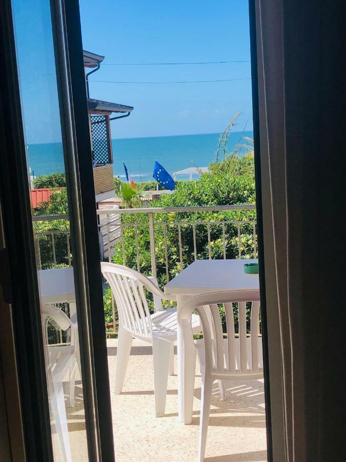 Hotel La Rosetta Scauri 스카우리 외부 사진